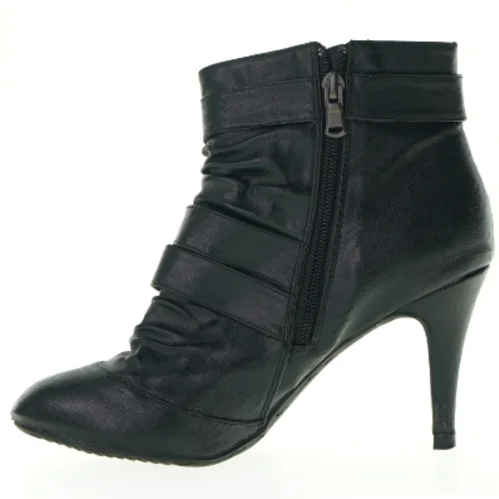 Stiletter fra Jette Riis Copenhagen (str. Otteogtredve)