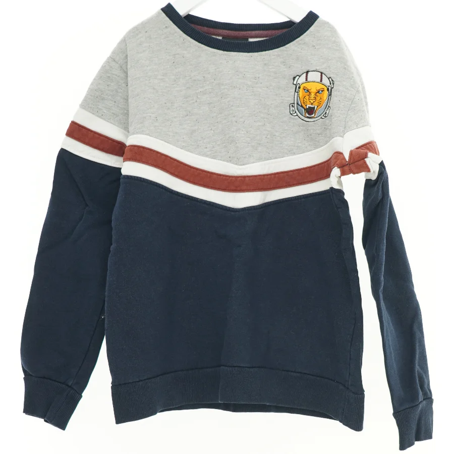 Bluse fra The New (str. 134 cm)