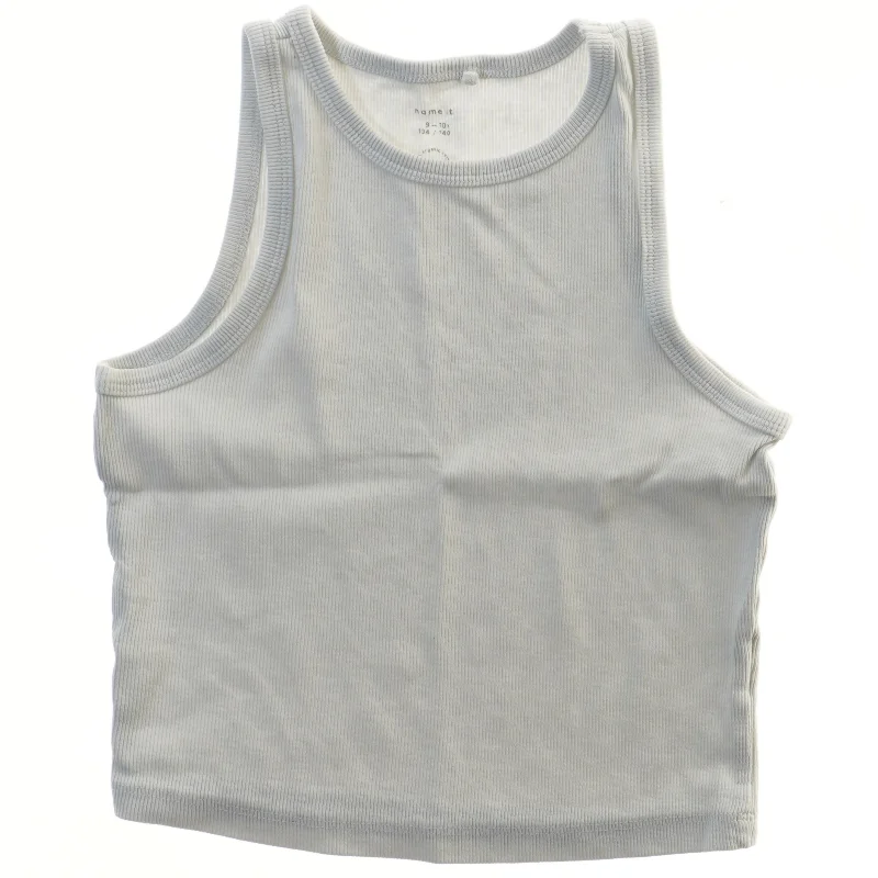 Tanktop fra Name It (str. 140)