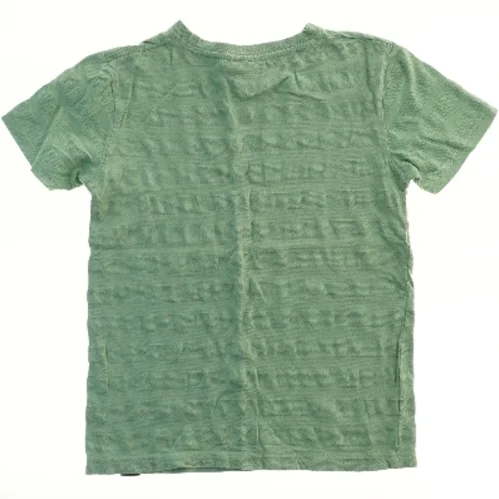 Grøn T-shirt fra DWG (str. 152)