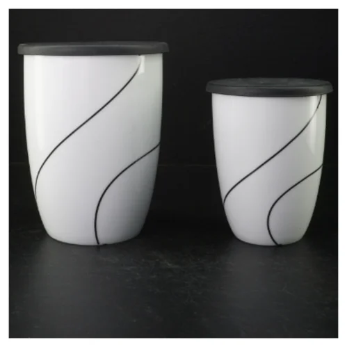 Keramiske opbevaringskrukker med låg fra Menu (str. 18,5 cm. ø. 14 cm. h. 14,5 cm. ø. 11,5 cm)