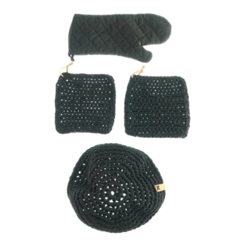 Grillhandske, brødkurv og 2 grydelapper (str. Ø: 32 og LB: 22x22 L: 36 cm)