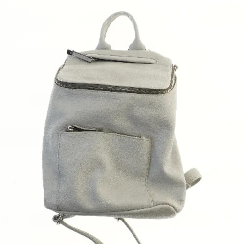 Grå rygsæk (str. 39x31 cm)