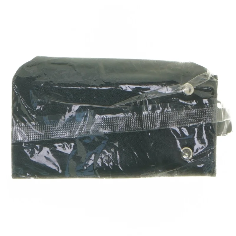 Sort pung med knapper (str. 11x6 cm)