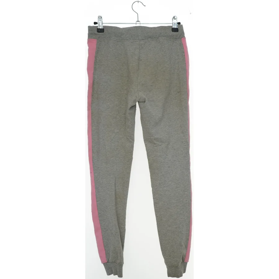 Grå sweatpants med pink striber fra C&A (str. 152)