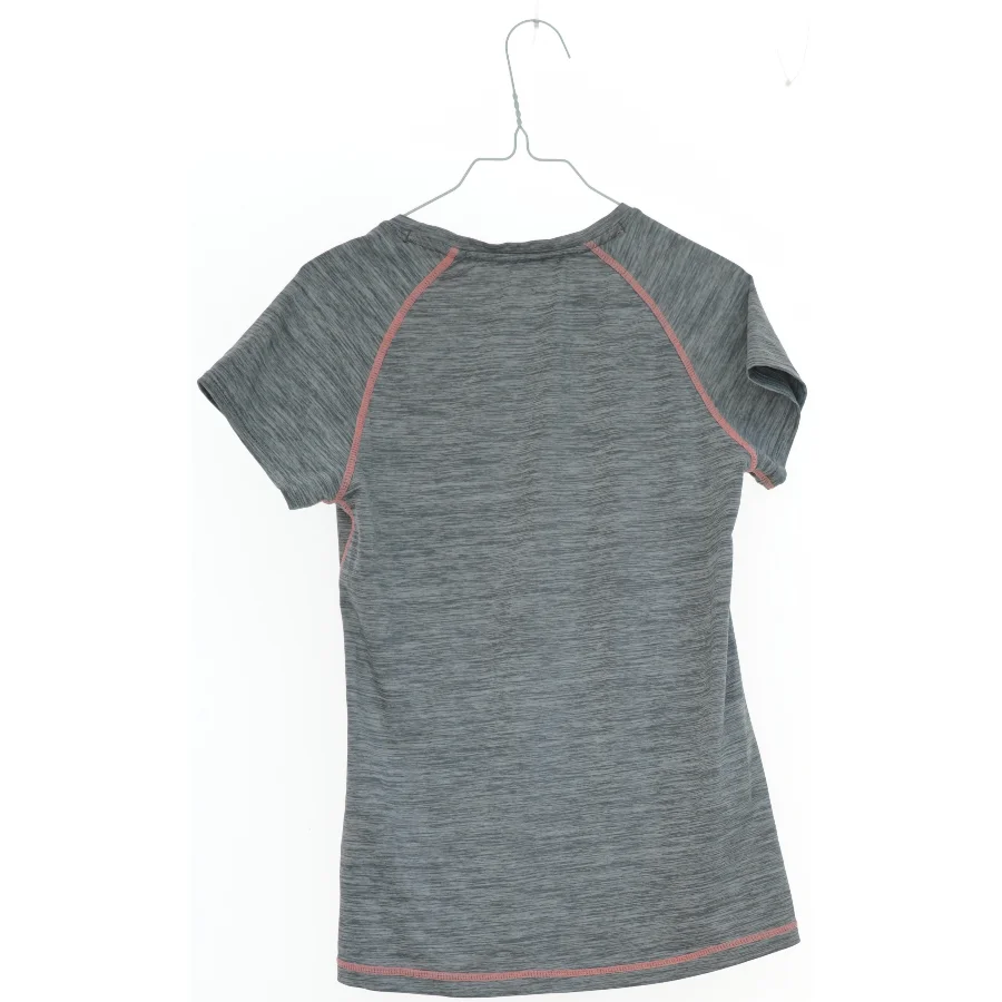 Grå sports t-shirt med lyserøde syninger fra H&M (str. 152)