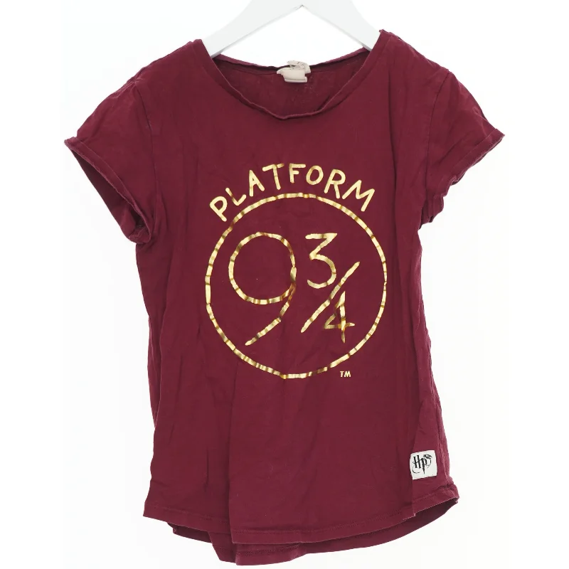 Bordeaux t-shirt med Harry Potter tema fra H&M (str. 146)