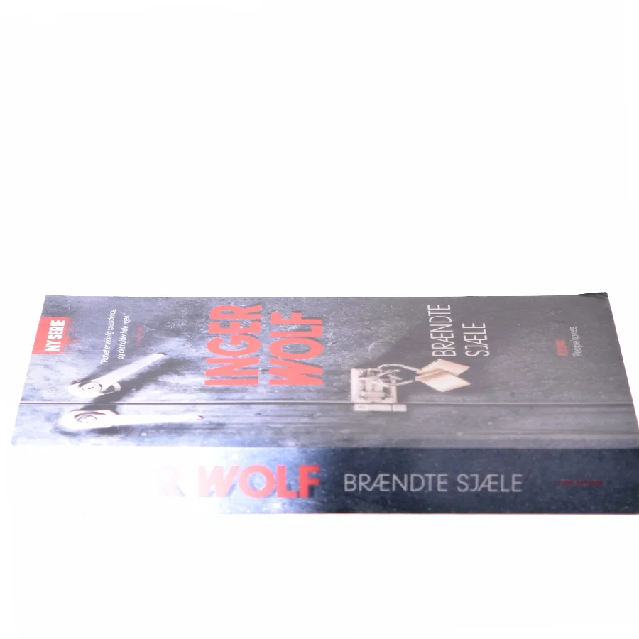 Brændte sjæle : krimi af Inger Wolf (Bog)