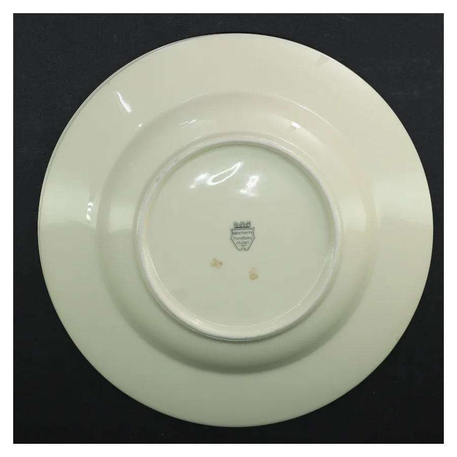 Porcelænstallerkner med sort rose fra KPM (str. Ø. 26 cm)