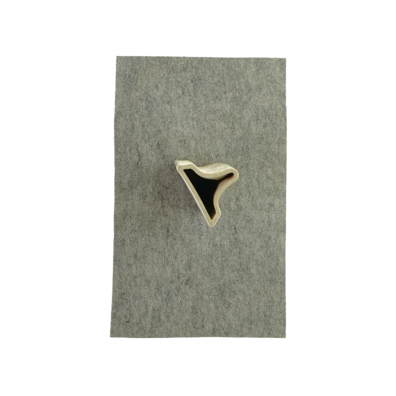 gammel  radiatorfordamper  m  blomsterprint (str. HØ: 25 x 8 cm)