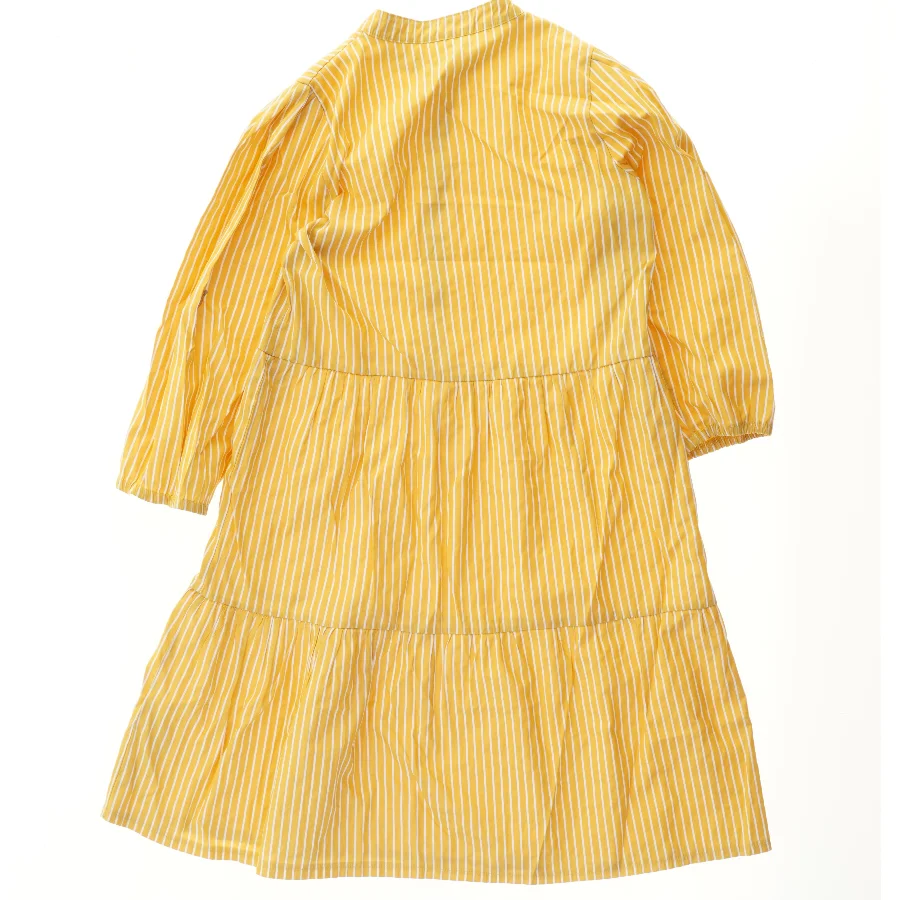 Langærmet gul og hvid stribet kjole fra D-XEL (str. 152)