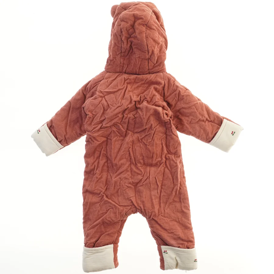 Flyverdragt i fløjl med hætte fra Konges Sløjd (str. 68)