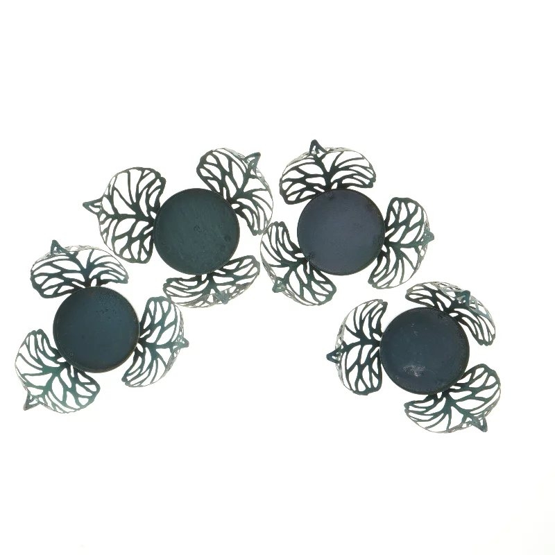 Metal lysestager i bladform (str. 14 cm)