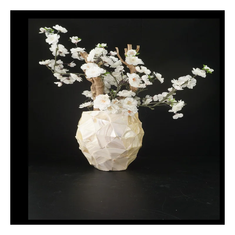  Blomsterarrangement smukt og dekorativt (str. 50 cm)