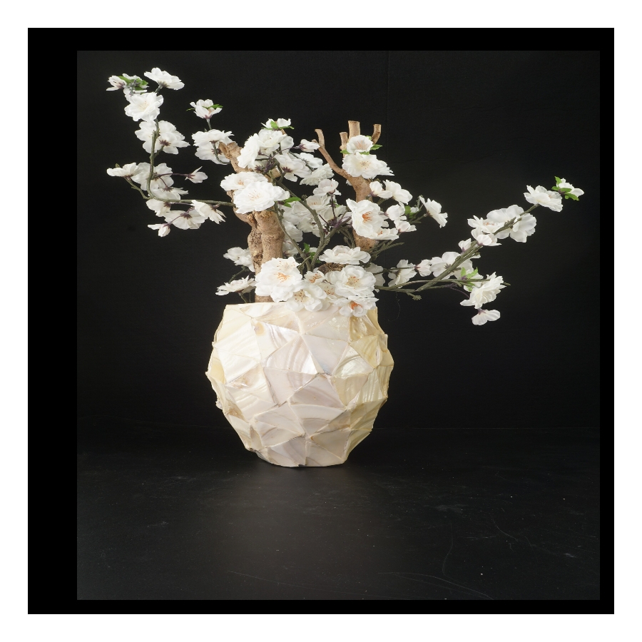  Blomsterarrangement smukt og dekorativt (str. 50 cm)