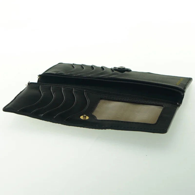 Ralph Lauren Sort krokodillemønstret pung fra Lauren Ralph Lauren (str. 17,5 x. 9,5 cm)