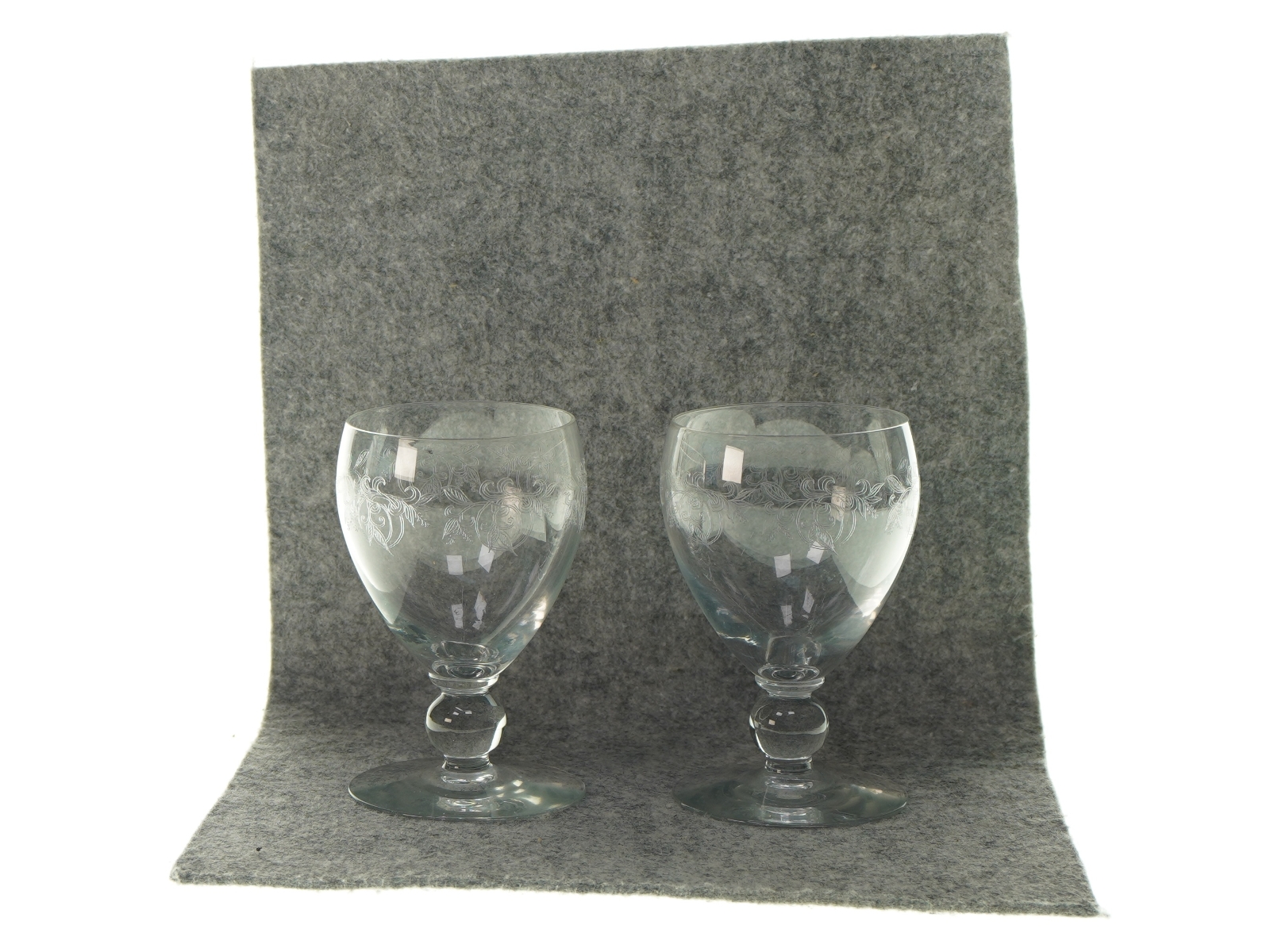 Vinglas 2 stk. (str. 13 x 8cm)