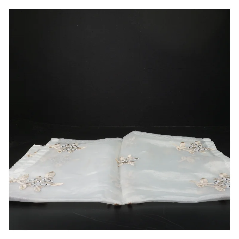 Bordløber med broderi fra Lene Bjerre (str. 128x41 cm)