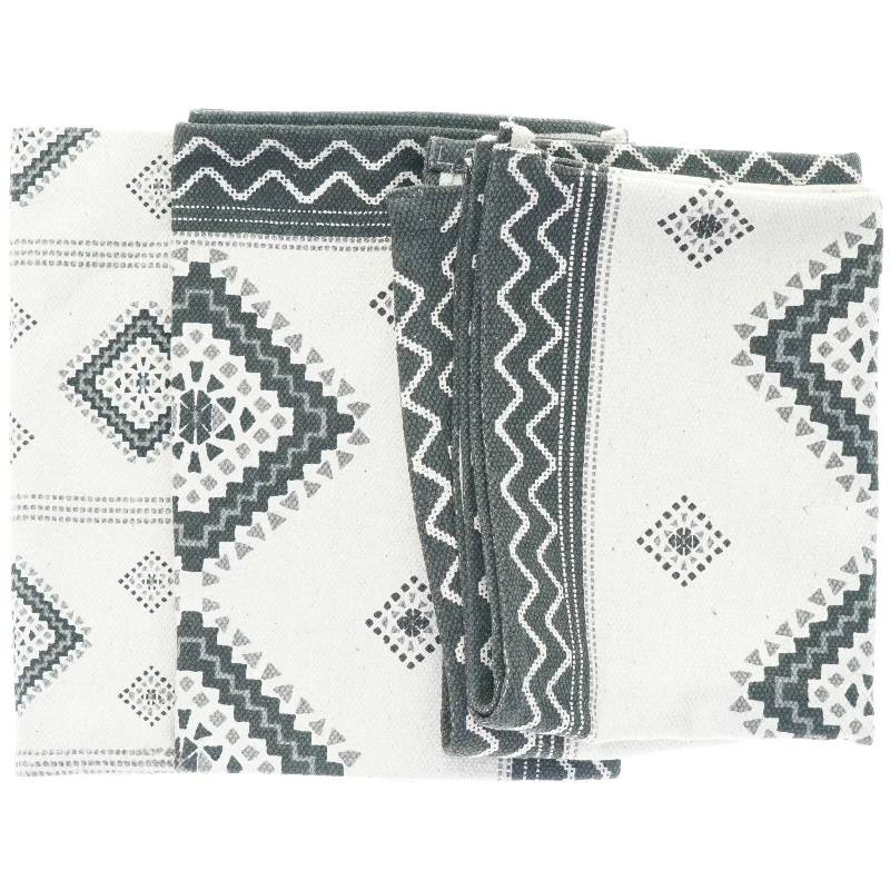 3x Tæpper og 4x puder (str. 45 x 45 Og 44 x 29 Og 93 x 62 Og 165 x 61)