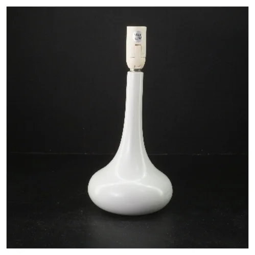 Bordlampe i hvid fra Mark Slöjd (str. 25 cm)