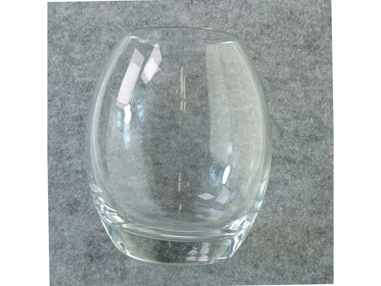 Vase (str. 20 x 10 x 15 cm)