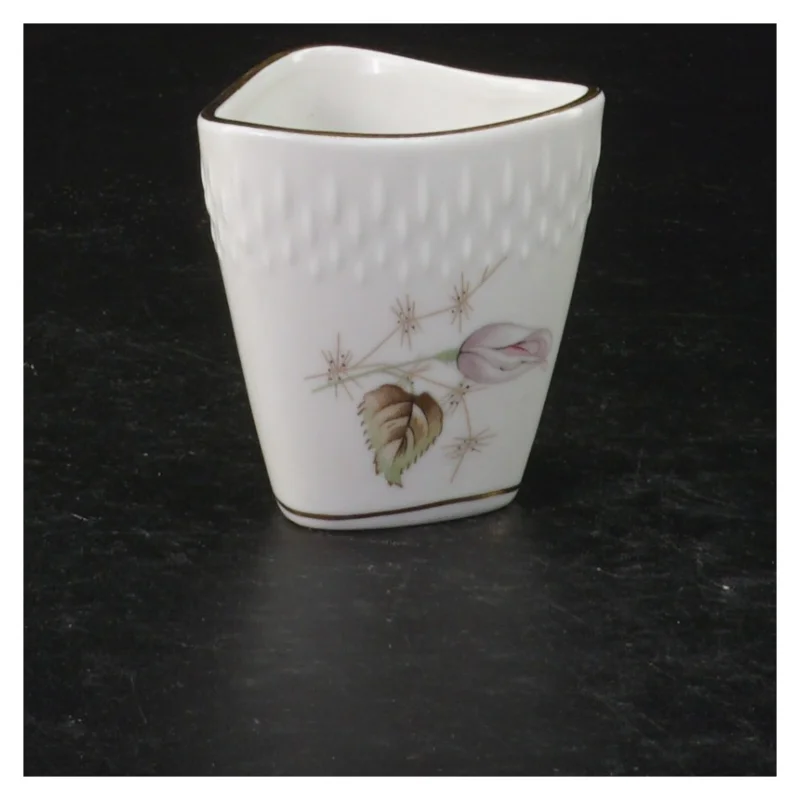 Hvidt porcelænsaskebæger fra Edelstein (str. 6 cm)