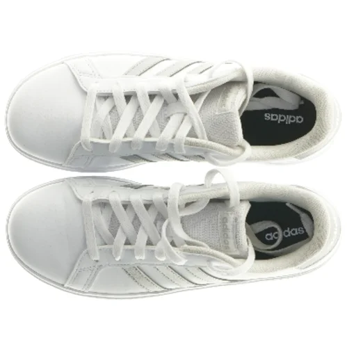 Adidas sneakers (str. 37 )