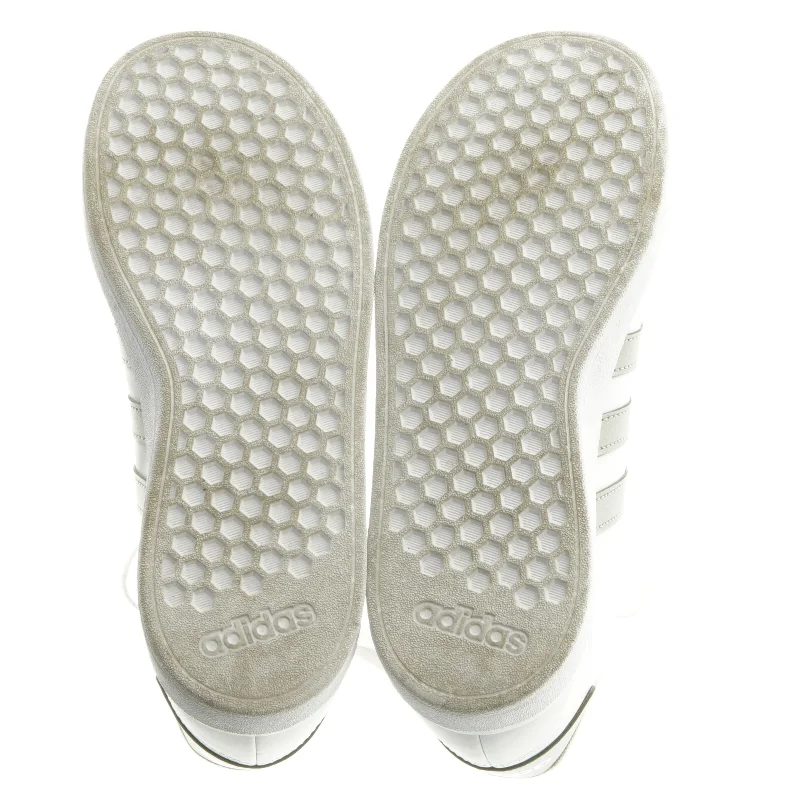 Adidas sneakers (str. 37 )