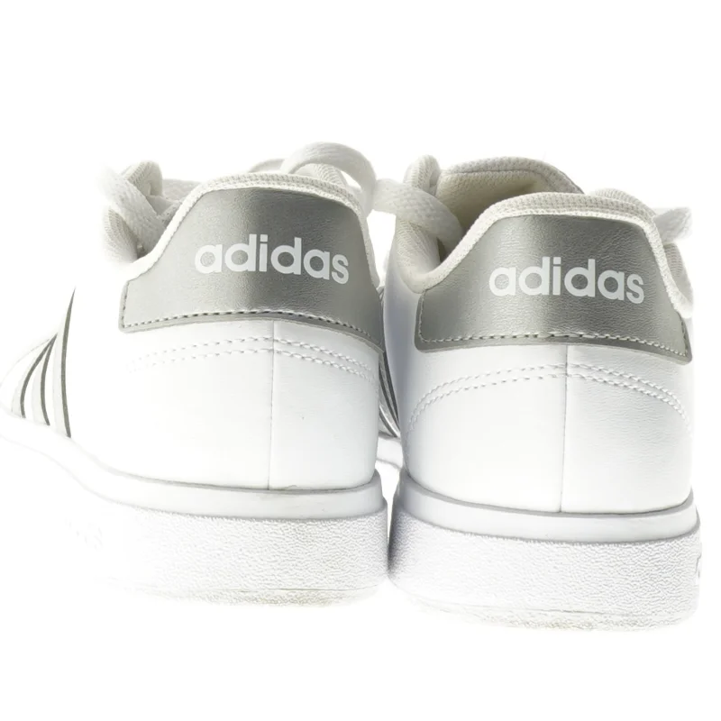 Adidas sneakers (str. 37 )