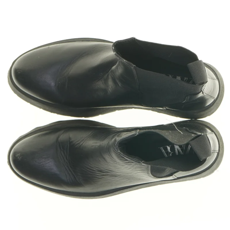 Sorte chelsea støvler fra Zara (str. 39)