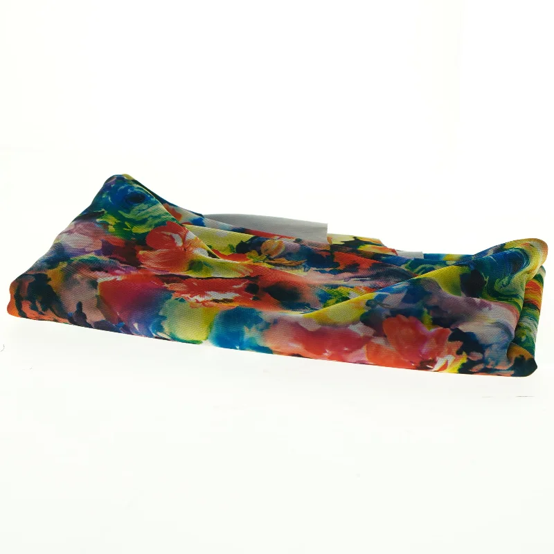 Blomstret stof (str. 100 x, 150 cm)