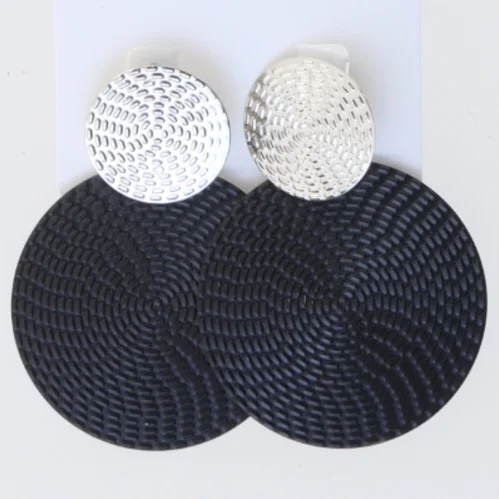 Øreringe i sort og hvid (str. 4 cm)