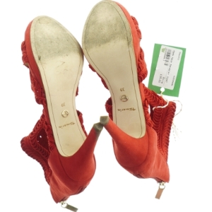 Røde stiletter med snøredetaljer fra Tamaris (str. 39)