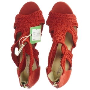 Røde stiletter med snøredetaljer fra Tamaris (str. 39)