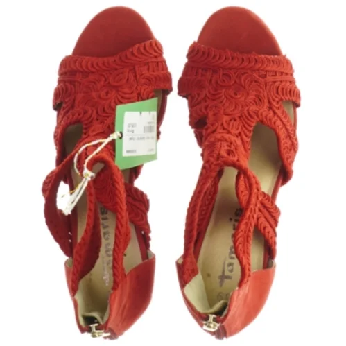 Røde stiletter med snøredetaljer fra Tamaris (str. 39)