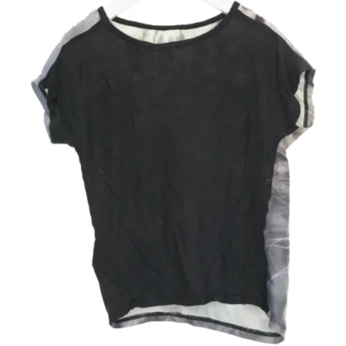 Top fra H&M (str. 140 cm)