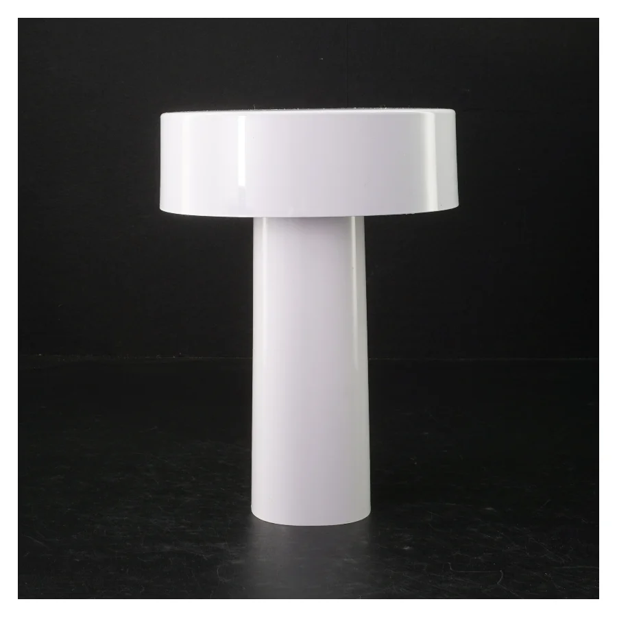 LED bordlampe fra IKEA (str. H. 20 cm)