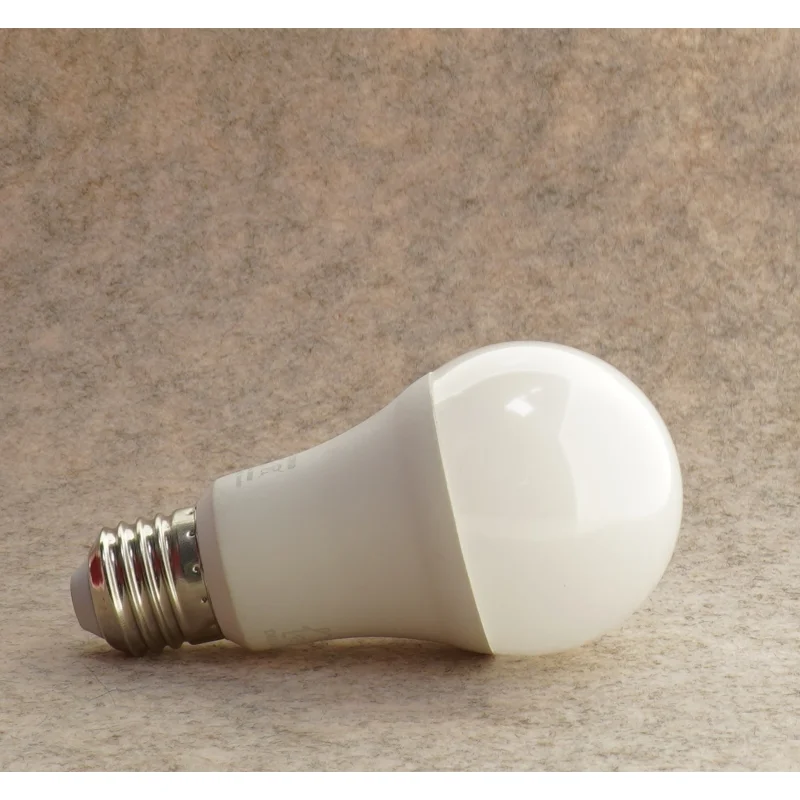 Lyspærer fra Deltaco (str. 11 x 6 cm)