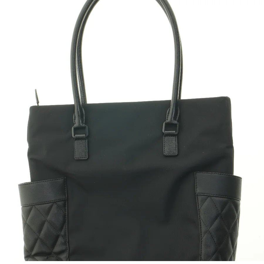 Sort skuldertaske fra Charles & Keith (str. 41x36 cm)