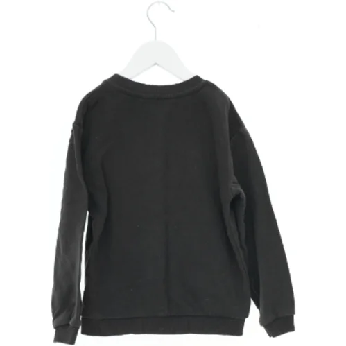 Sweatshirt med dinosaur print fra H&M (str. 122)