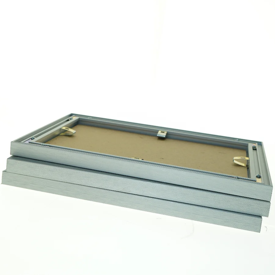 Sølvfarvet fotoramme fra Dan Ramme (str. 21x30)