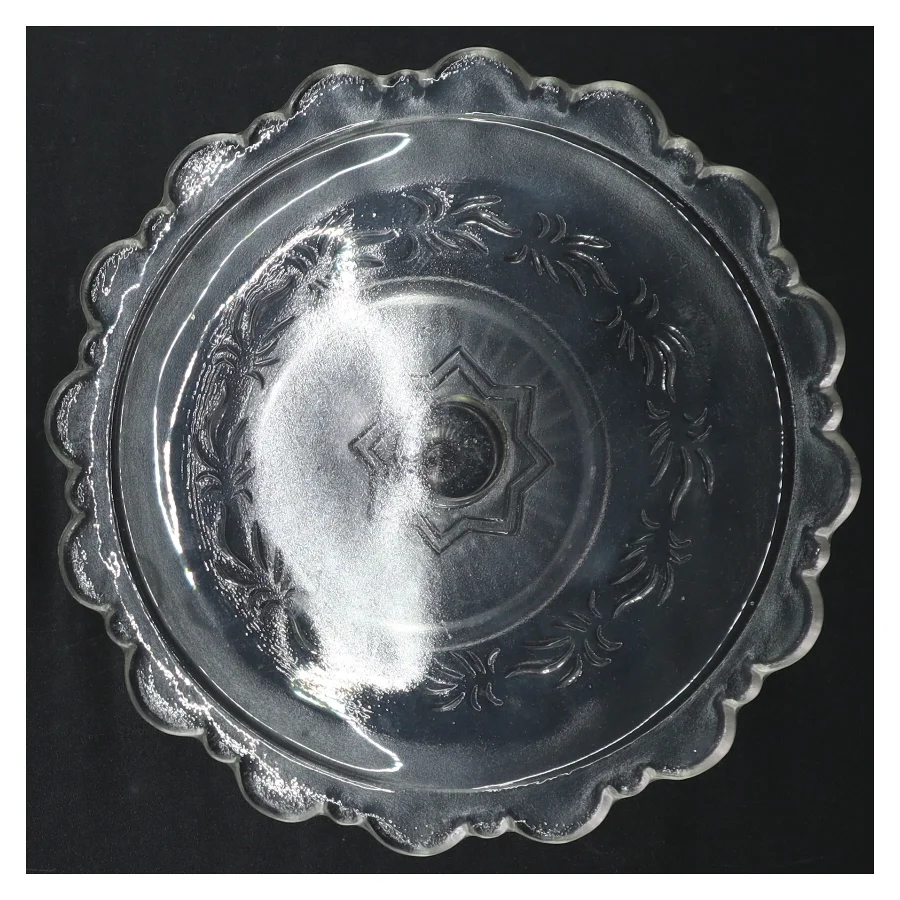 Glastallerken på fod (str. H. 7,5 cm. ø. 17 cm)
