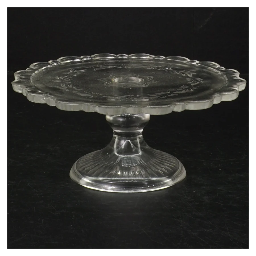 Glastallerken på fod (str. H. 7,5 cm. ø. 17 cm)