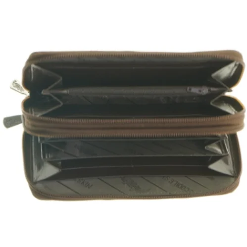 Brun krokodillepræget pung fra Lacoste (str. 21 x. 12 cm)