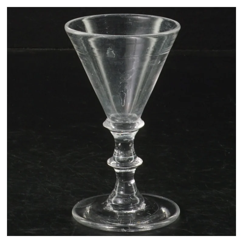 Glas (str. H. 9,5 cm)