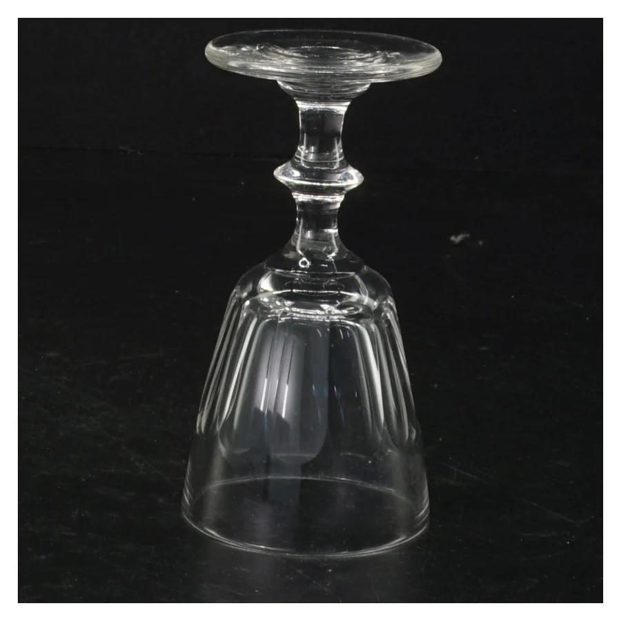 Glas (str. 11, x ø 6 cm)