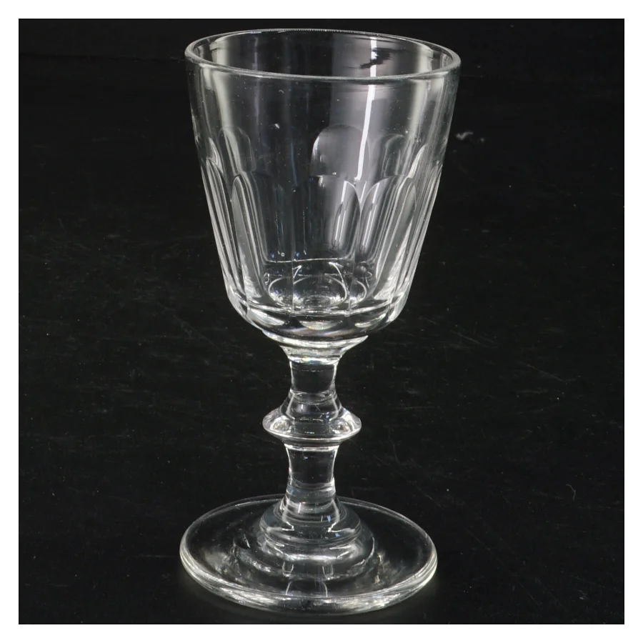 Glas (str. 11, x ø 6 cm)