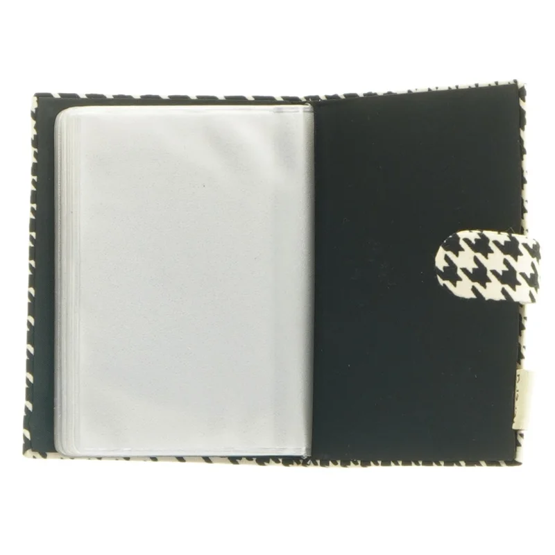 Sort-hvid ternet tegnebog fra Ferera (str. 8 x. 10,5 cm)