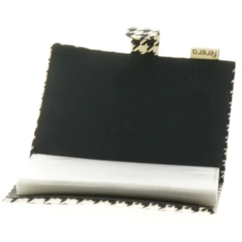 Sort-hvid ternet tegnebog fra Ferera (str. 8 x. 10,5 cm)