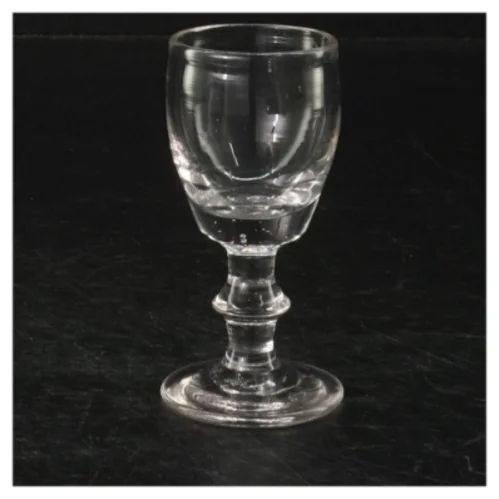 Glas (str. H. 8 cm)